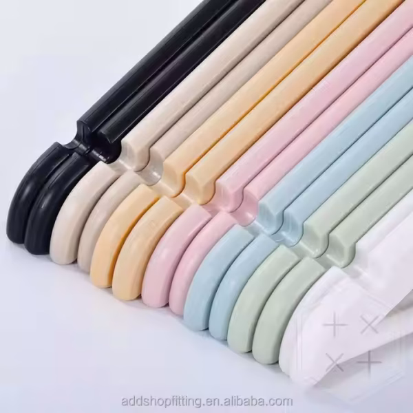 42.5 CM PP Wooden Wood Like Plastic Clothes Hanger for Retail - Image 5