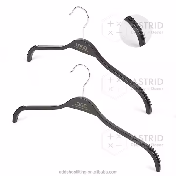 Astrid 42 CM Custom Logo PP Black Plastic Clothes Hanger for Store Display