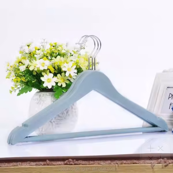42.5 CM PP Wooden Wood Like Plastic Clothes Hanger for Retail - Image 3