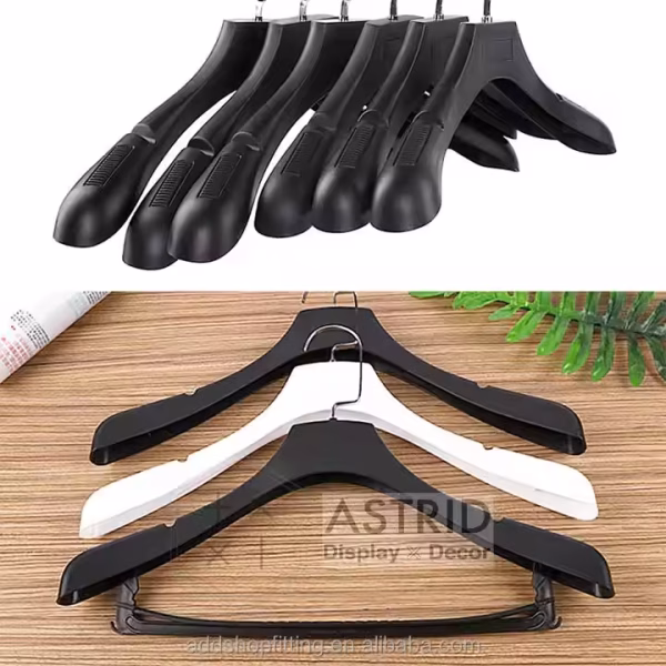 Astrid 44 CM Custom Logo PP Black Plastic Clothes Hanger for Store Display - Image 4