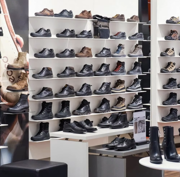 Acrylic Shoe Display Stand, High-End Transparent Shelf for Retail Stores - Image 5